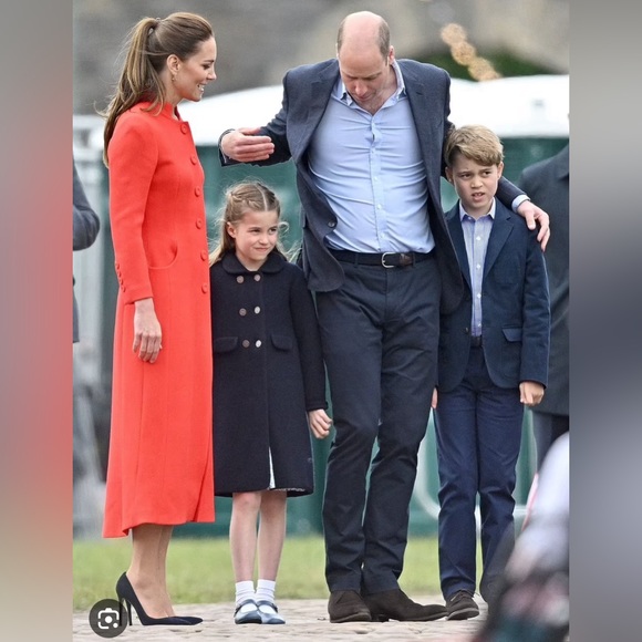 Amaia London- Kids Burgundy Mary Jane Girl Shoes- Size EU 32 (US 1) - Picture 6 of 7